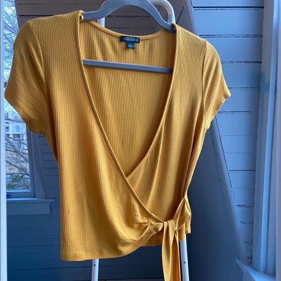 Wild fable tie front top - Picture 1 of 3